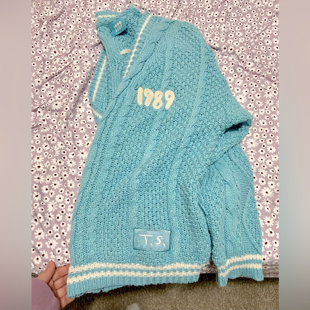 Taylor Swift 1989 Cardigan